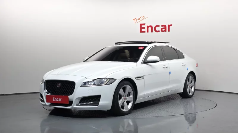 Jaguar XF
