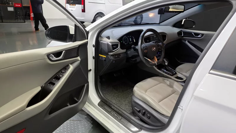 Hyundai Ioniq