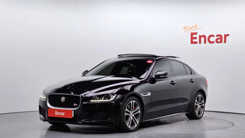 Jaguar XE