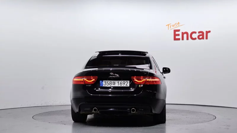 Jaguar XE