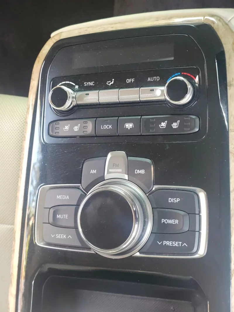 Genesis EQ900