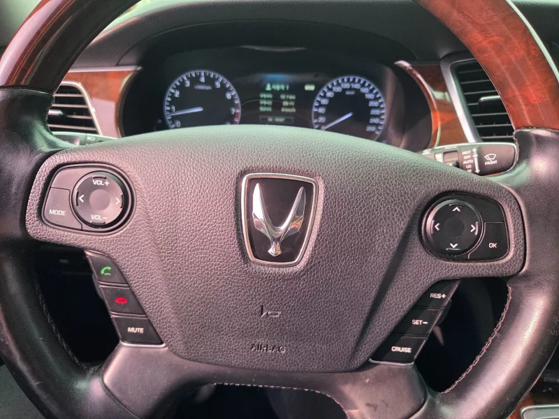 Hyundai Equus