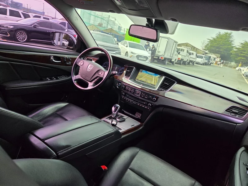 Hyundai Equus