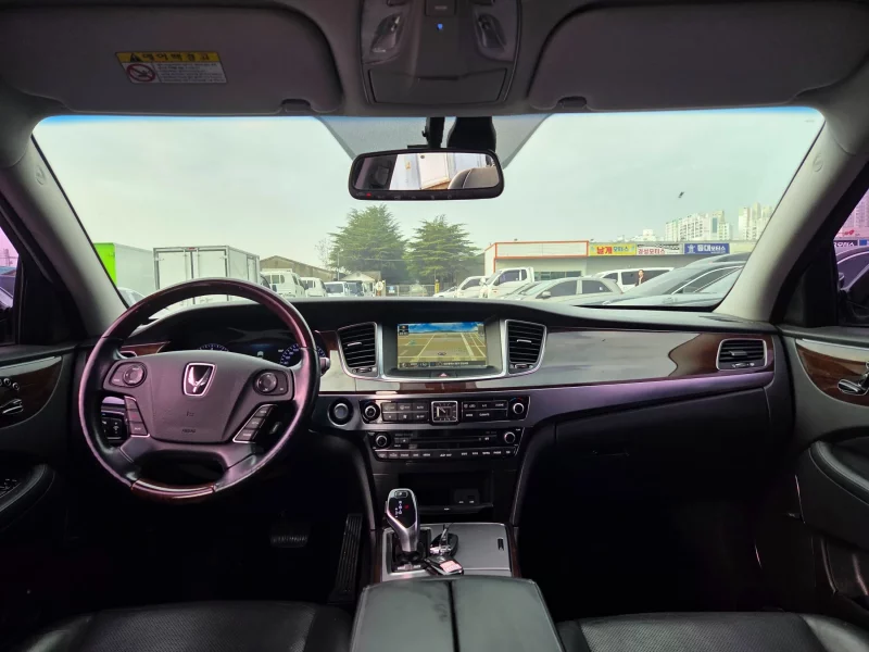 Hyundai Equus