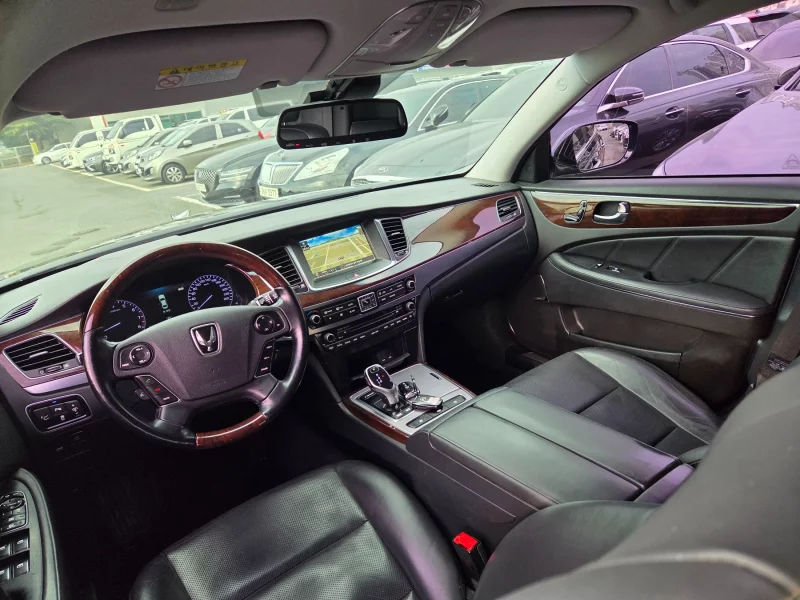 Hyundai Equus
