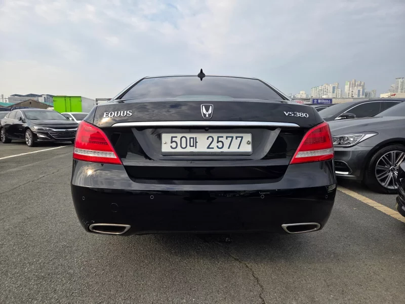 Hyundai Equus