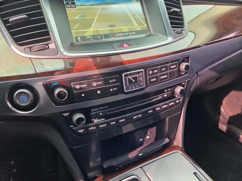 Hyundai Equus