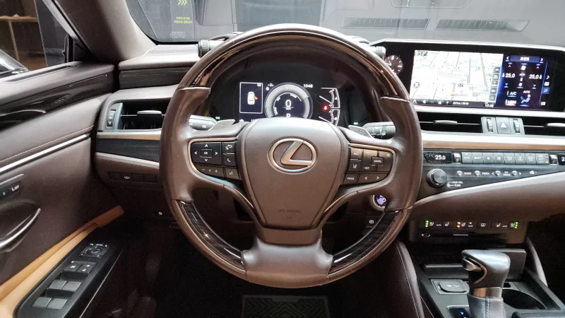 Lexus ES