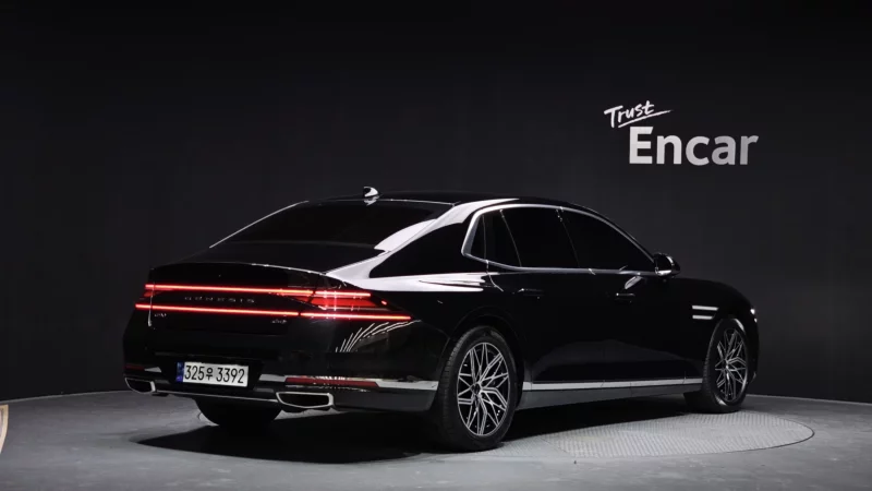 Genesis G90