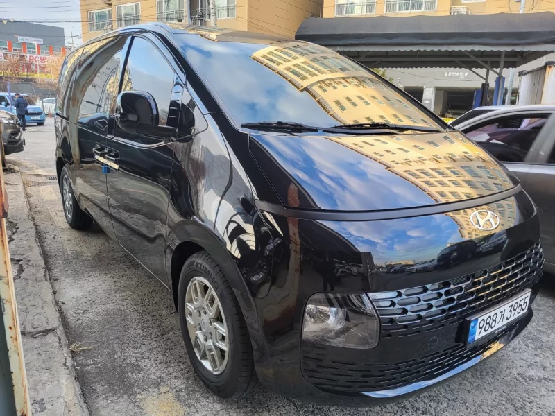 Hyundai Staria