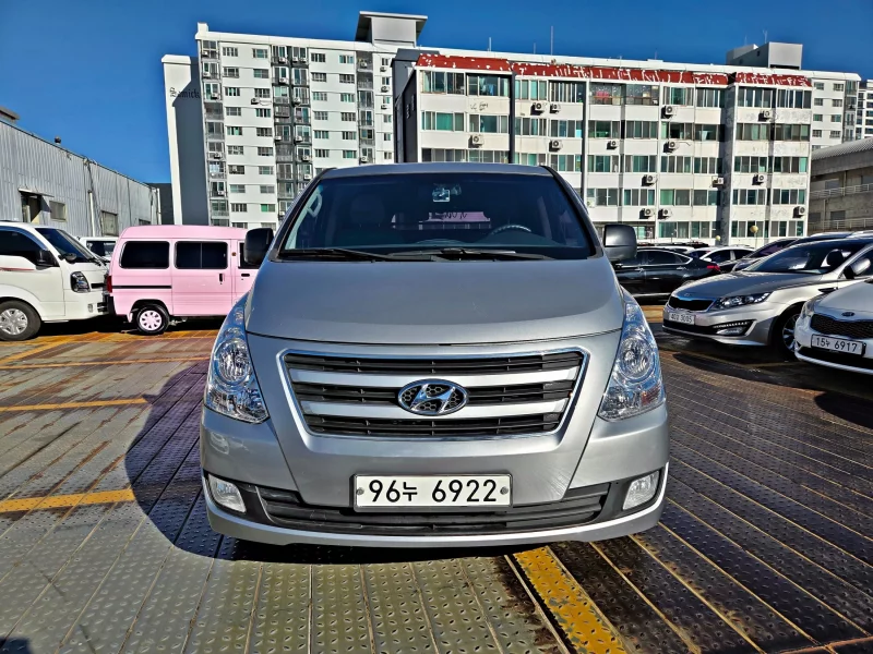 Hyundai Starex