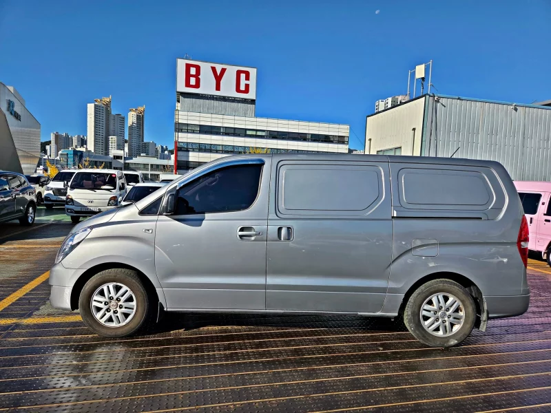 Hyundai Starex