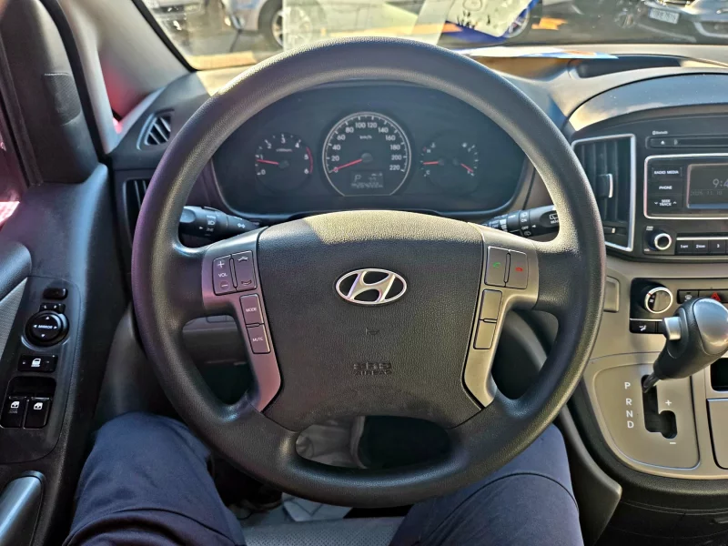 Hyundai Starex