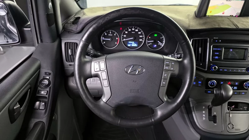 Hyundai Starex