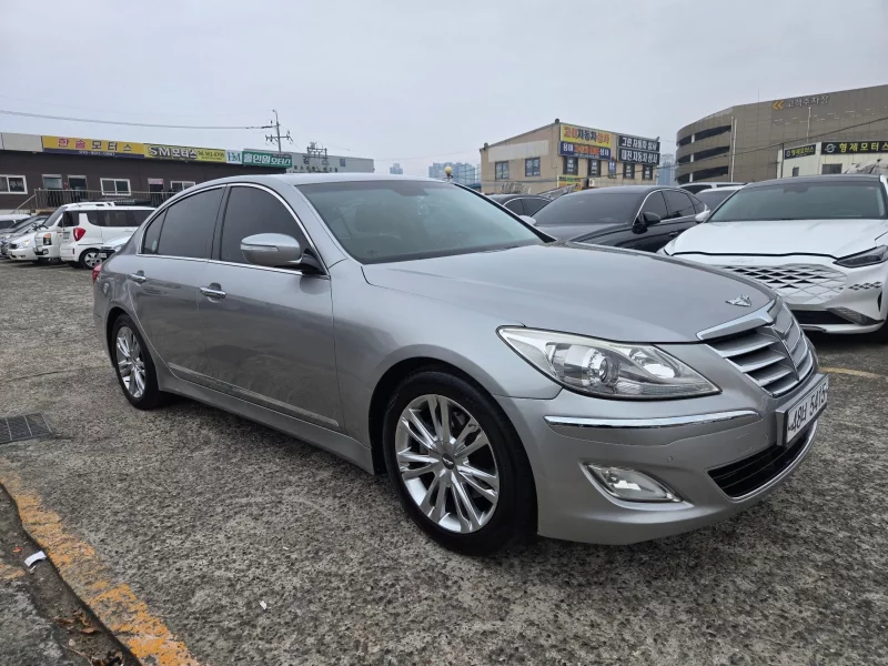 Hyundai Genesis