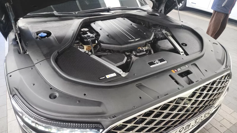 Genesis G90