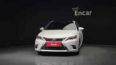 Lexus CT200h
