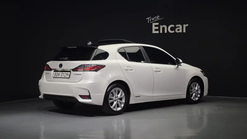 Lexus CT200h
