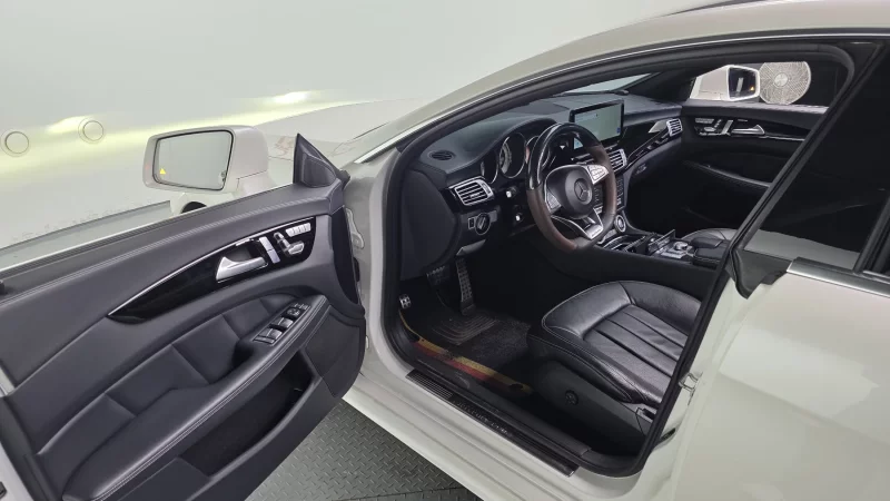 Mercedes-Benz CLS-Class