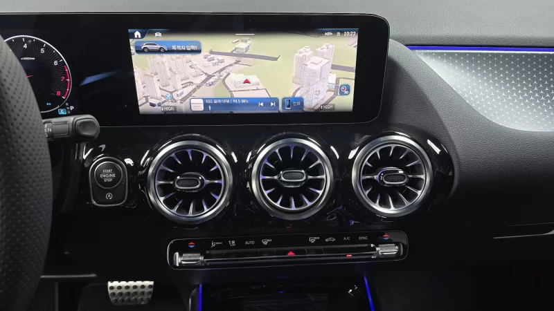 Mercedes-Benz GLA-Class