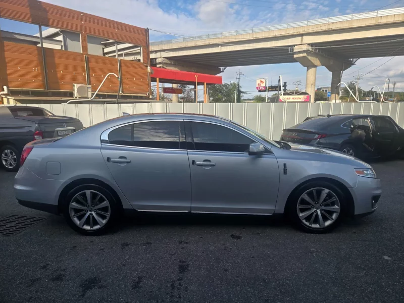 Lincoln MKS