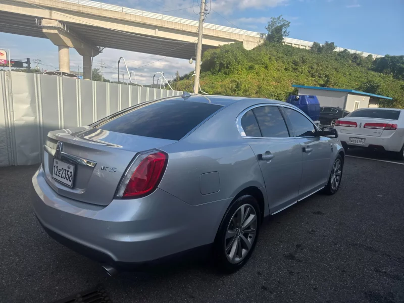 Lincoln MKS
