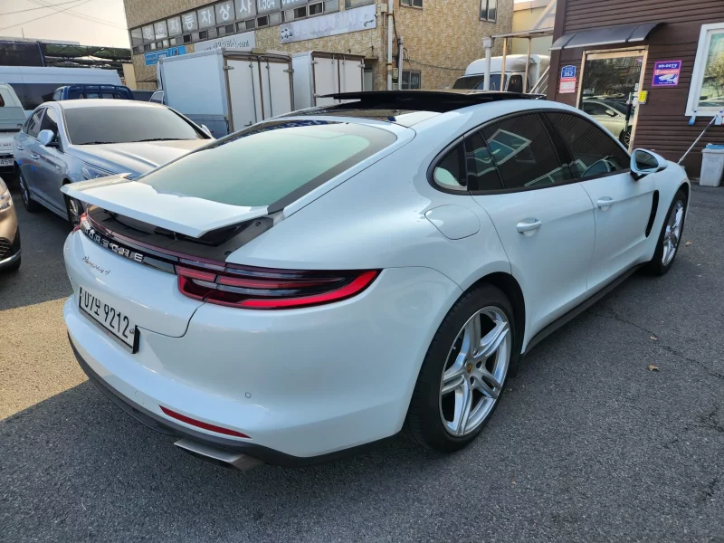 Porsche PANAMERA