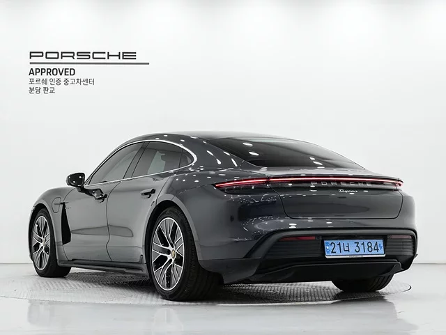 Porsche TAYCAN