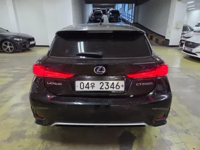Lexus CT200h