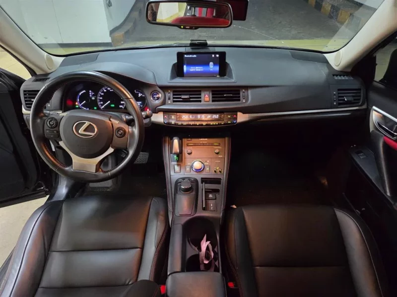 Lexus CT200h