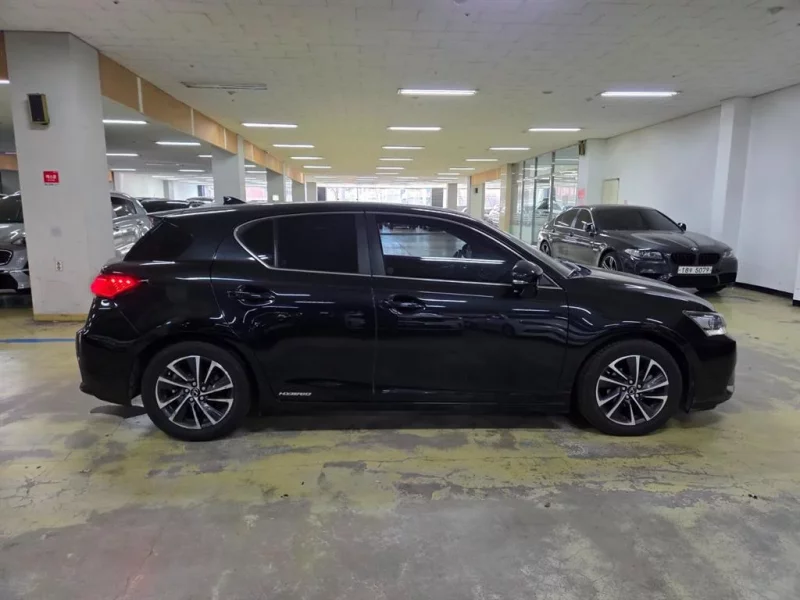 Lexus CT200h