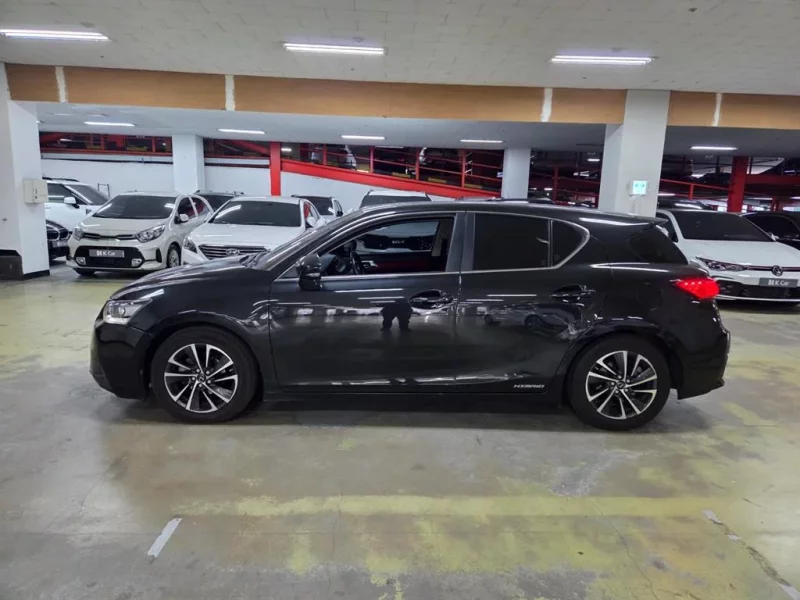 Lexus CT200h