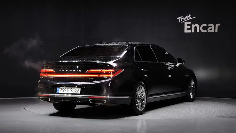 Genesis G90