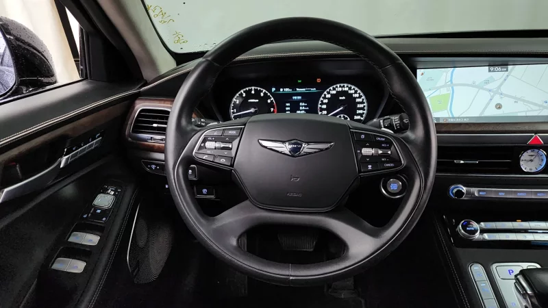 Genesis G90