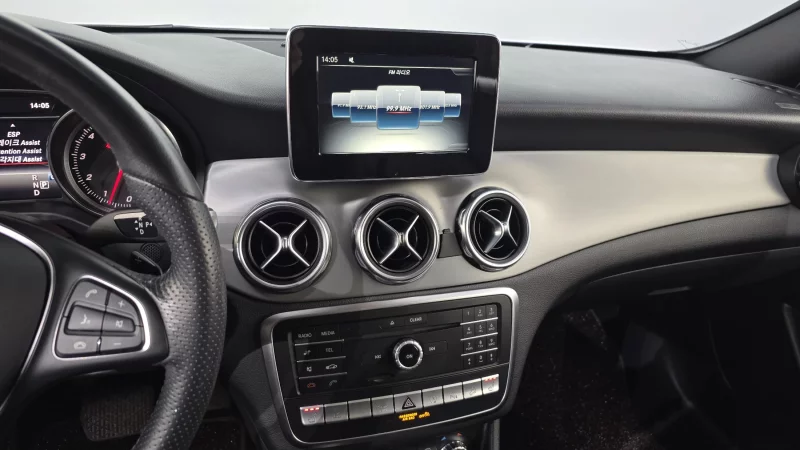 Mercedes-Benz GLA-Class