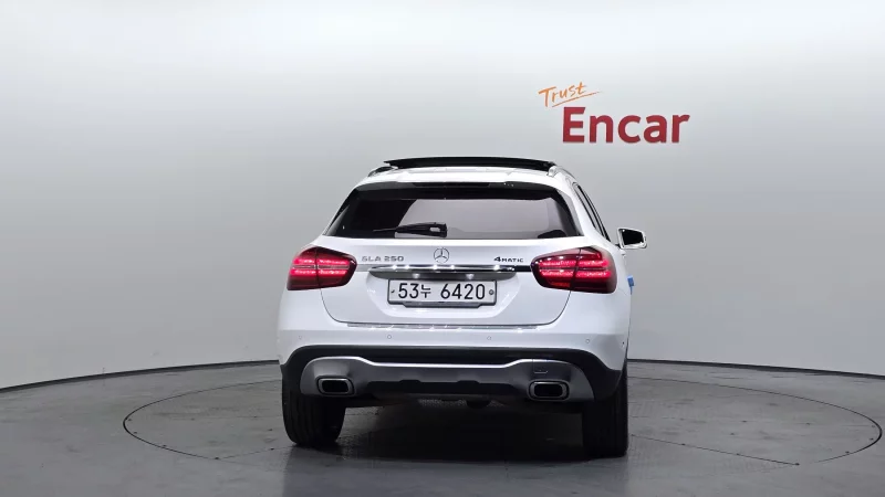 Mercedes-Benz GLA-Class