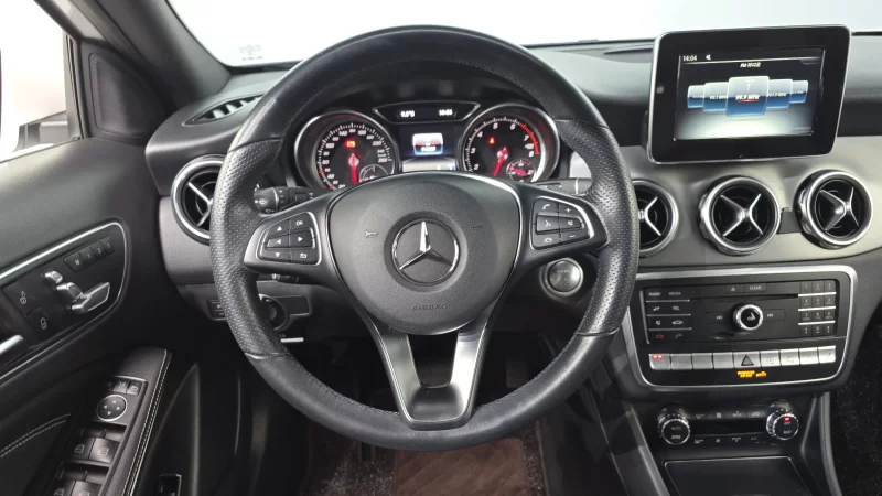 Mercedes-Benz GLA-Class