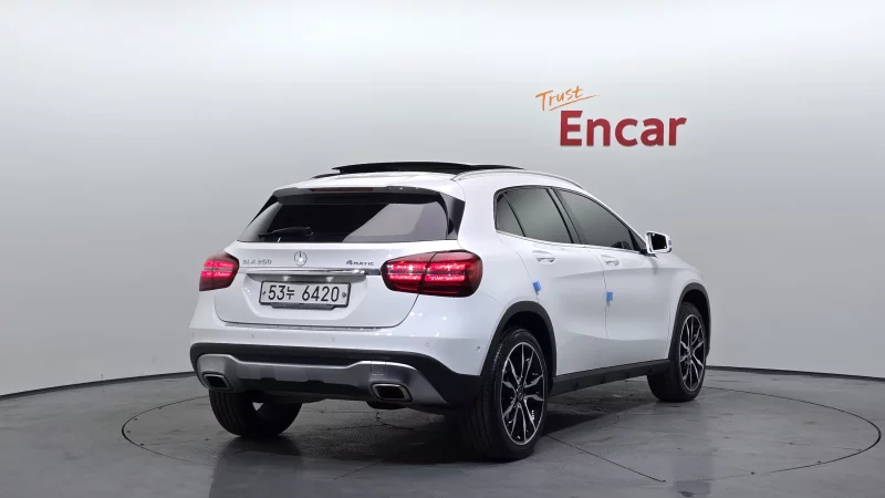 Mercedes-Benz GLA-Class