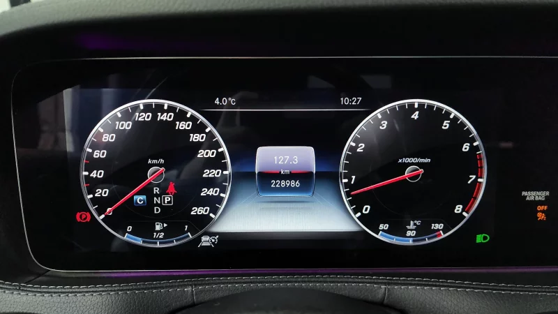 Mercedes-Benz S-Class