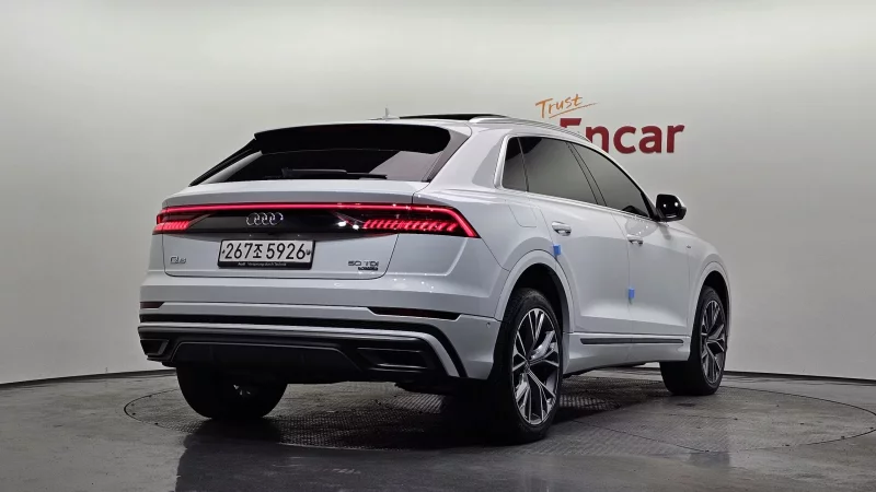 Audi Q8