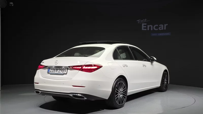 Mercedes-Benz C-Class