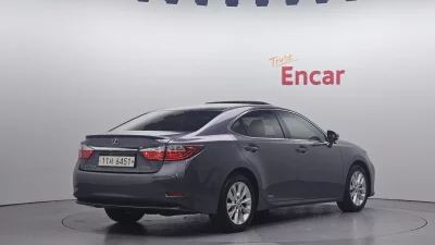 Lexus ES300h