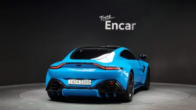 Aston Martin VANTAGE