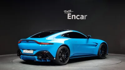 Aston Martin VANTAGE