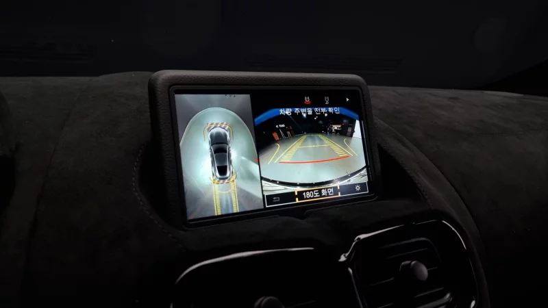 Aston Martin VANTAGE