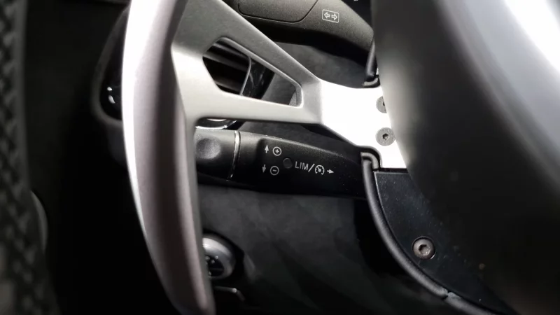 Aston Martin VANTAGE