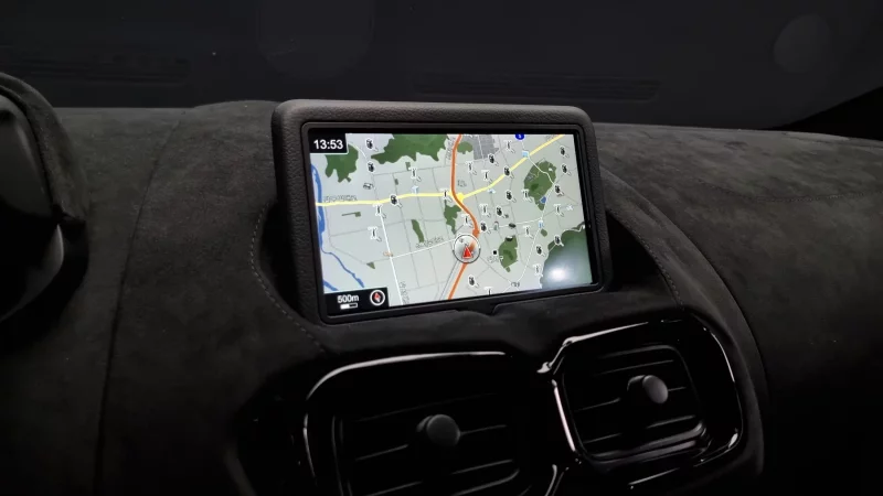 Aston Martin VANTAGE