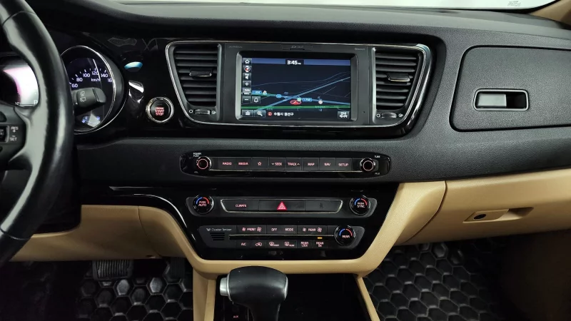 Kia Carnival