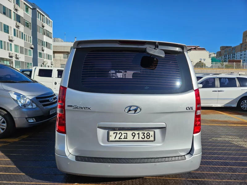 Hyundai Starex
