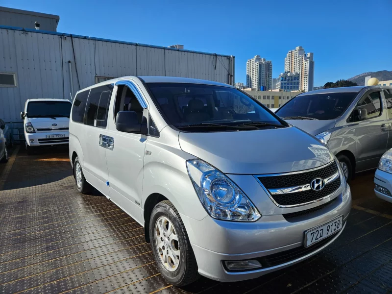 Hyundai Starex